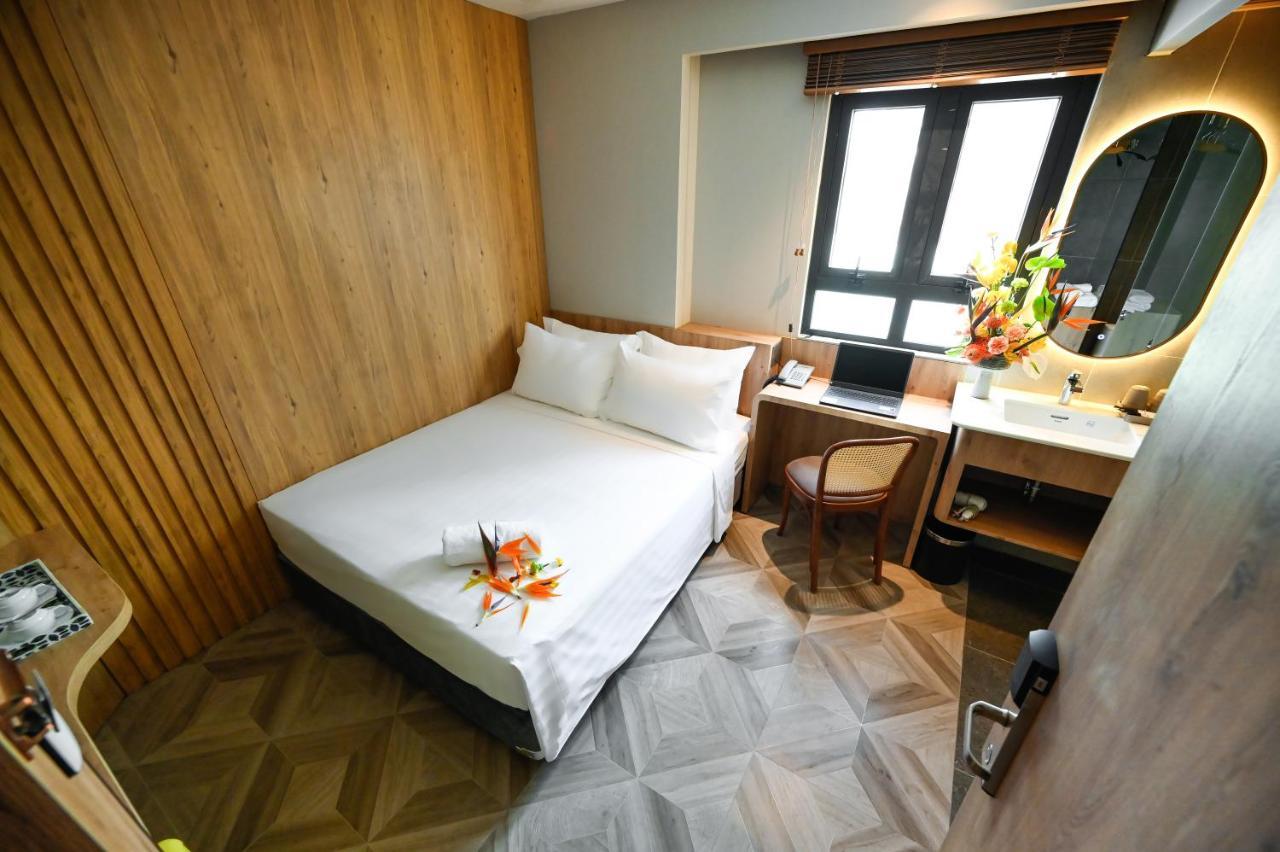La Opera Saigon Hotel โฮจิมินห์ซิตี้ ภายนอก รูปภาพ