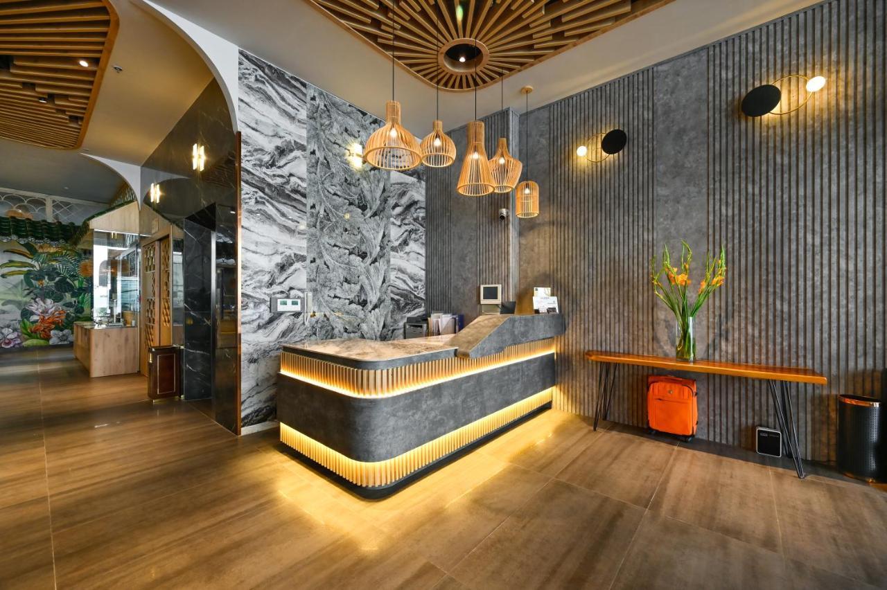 La Opera Saigon Hotel โฮจิมินห์ซิตี้ ภายนอก รูปภาพ